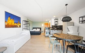 Sali Homes - Fewo Bluehendes Barock Ludwigsburg